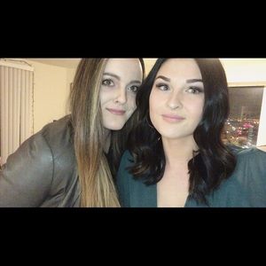 Meet your Posher, Crystal